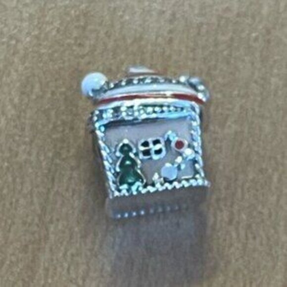 Authentic Pandora Festive Gingerbread House Charm - Picture 3 of 5